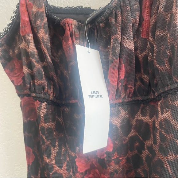 Urban Outfitters Kimchi Blue Rosebud Asymmetrical Mini Dress Size L NEW - Picture 9 of 10